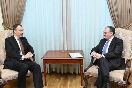 Zohrab Mnatsakanyan and Toivo Klaar discuss the process of peaceful  settlement of the Karabakh conflict