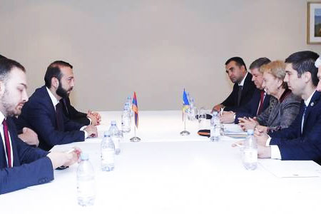 Speakers of Armenia and Moldova`s parliaments: Our states cannot  allow themselves luxury and be dependent on one pole of geo-political  relations