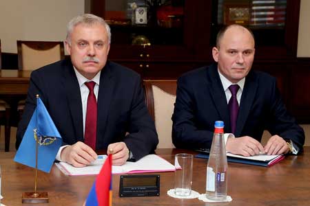 Министр обороны Армении и Генсек ОДКБ обсудили развитие военной составляющей организации