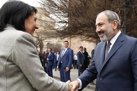 Пашинян Зурабашвили: <С момента нашей первой встречи армяно­грузинские отношения развиваются в положительном ключе>