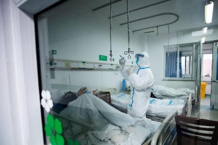 Торосян: 35 больных коронавирусом находятся в крайне тяжелом состоянии