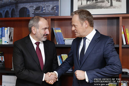 Пашинян и Туск обсудили углубление взаимодействия между Арменией и ЕС