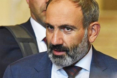 Жители Сюника встречают премьер-министра Армении акциями протеста