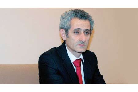 Французский дипломат: Париж также недоволен отсутствием прогресса в переговорах по Карабаху