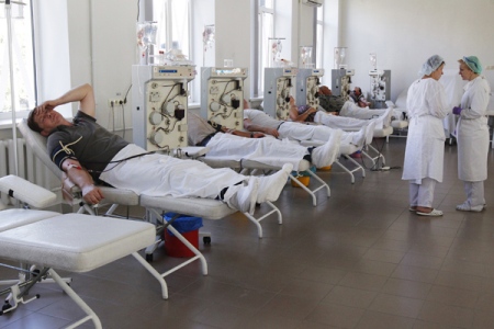 Пациенты, получающие гемодиализ, эвакуируются из Арцаха, чтобы избежать смерти из- за растущей нехватки медикаментов