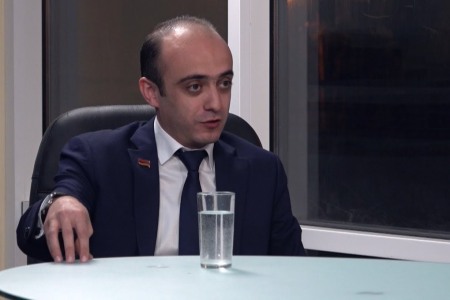 Юрист: Отсутствие в Армении состоявшихся институтов - залог управляемости хаоса