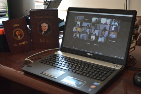 В Посольстве Казахстана в Армении состоялась он-лайн презентация книг Абая на армянском языке