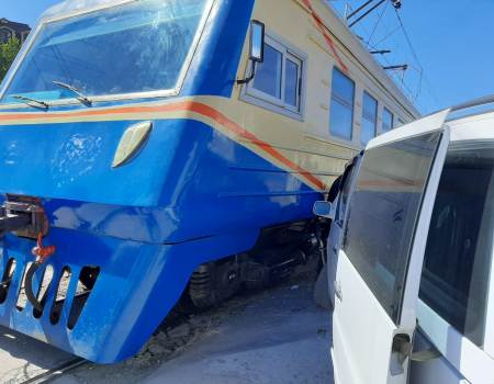 Нарушение ПДД водителем автомобиля стало причиной ДТП на переезде участка Цовагюх-Ереван