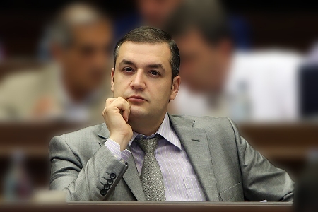 Депутат: Арсен Джулфалакян - хороший депутат, и мог бы продолжить служить интересам Армении