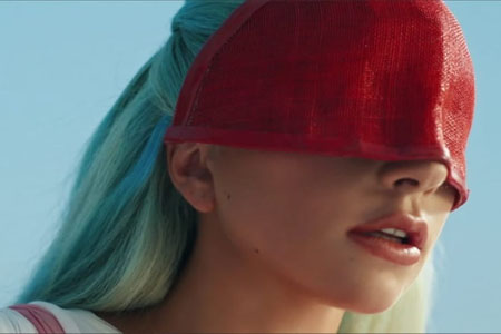 Леди Гага выпустила клип для армянской аудитории