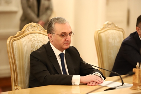 Armenian Foreign Minister in Moscow meets with Minsk mediators