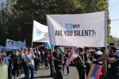 Don t be silent․ Երեւանում խաղաղ երթ է ընթանում դեպի ՄԱԿ-ի գրասենյակ