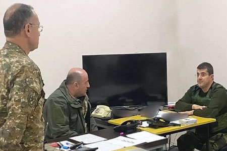 Араик Арутюнян выразил благодарность Сейрану Оганяну за оборону Шуши