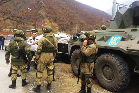 МО РФ: Командование российских миротворцев продолжает переговоры по возобновлению беспрепятственного движения по дороге Степанакерт - Горис