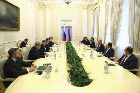 В Ереване прошли переговоры армянских и российских вице-премьеров