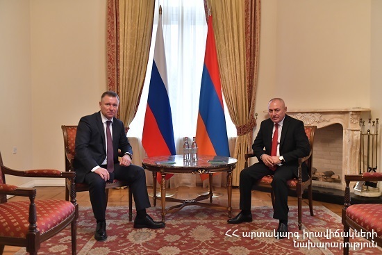 Главы МЧС Армении и России обсудили взаимодействие в гуманитарной сфере в Арцахе