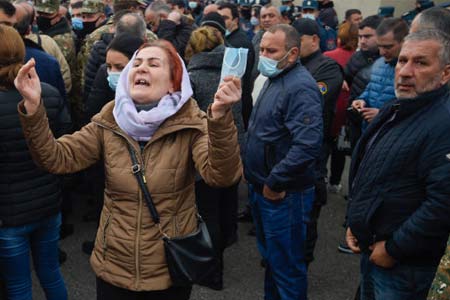 Перед Минобороны Армении проходит очередная акция родителей и родственников военнослужащих срочной службы