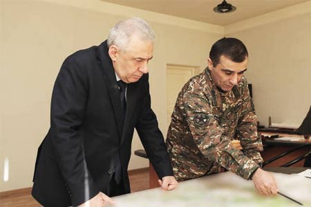 Հայաստանի և Արցախի պաշտպանական գերատեսչությունների ղեկավարները քննարկել են իրավիճակն առաջնագծում և որոնողական աշխատանքների ընթացքը