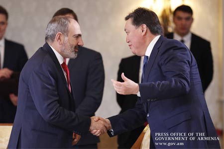Հայաստանի և Ղազախստանի վարչապետները քննարկել են Կազանում ԵԱՏՄ միջկառավարական խորհրդի նիստի եւ օրակարգի հետ կապված հարցեր
