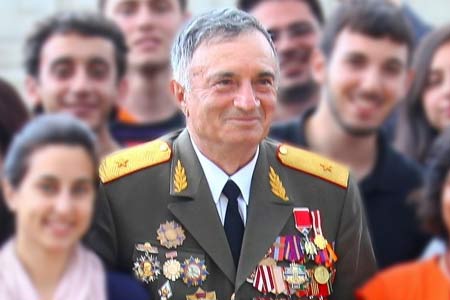 Глава "Просвещенной Армении" предложил присвоить Коммандосу звание Национального Героя Армении