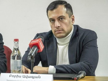 Бориса Авакяна сняли с должности в ГСЧС Арцаха после критики в адрес властей Армении