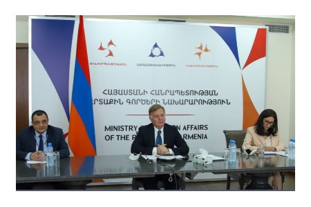 Главы МИД Армении и Швейцарии провели политические консультации