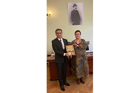 Посол Туркменистана в Республике Армения Мухамметгельды Аязов встретился с ректором Ереванской государственной консерватории имени Комитаса Соной Оганисян 