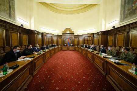 Pashinyan chairs extraordinary meeting of Security Council; situation  in Nagorno-Karabakh discussed