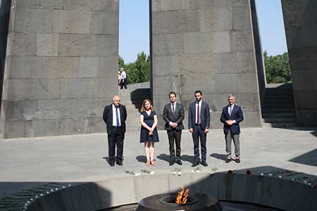 В Ереване находится председатель подкомиссии Европарламента по безопасности и обороне