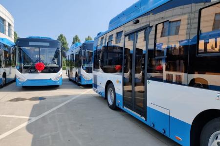 С сентября на двух ереванских улицах будут действовать отдельные полосы для автобусов
