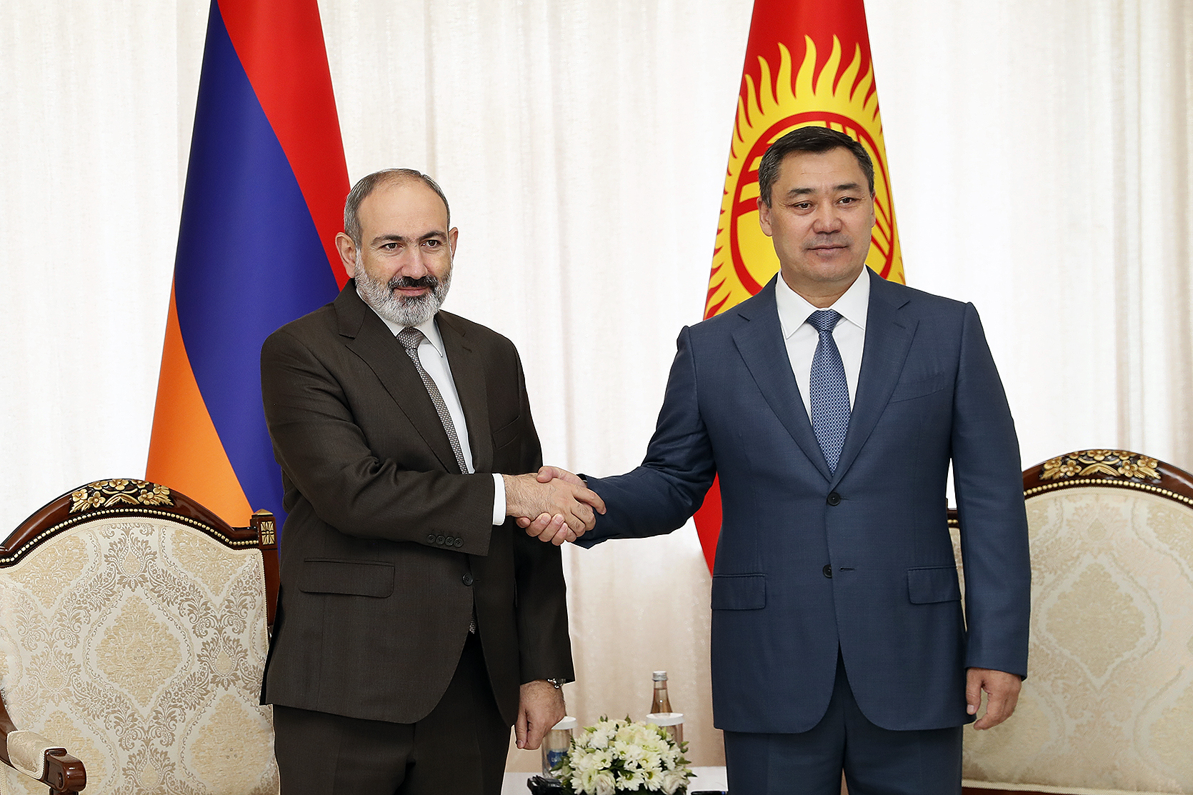 Премьер-министр Армении и президент Кыргызстана выразили удовлетворение высоким уровнем политического диалога и подтвердили готовность к развитию сотрудничества