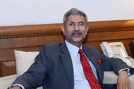 Indian Foreign Minister arrives in Armenia