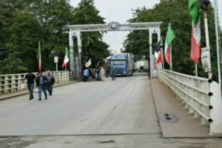 Азербайджан отвергает утверждения о блокировке пропускного пункта Астара для иранских грузовиков