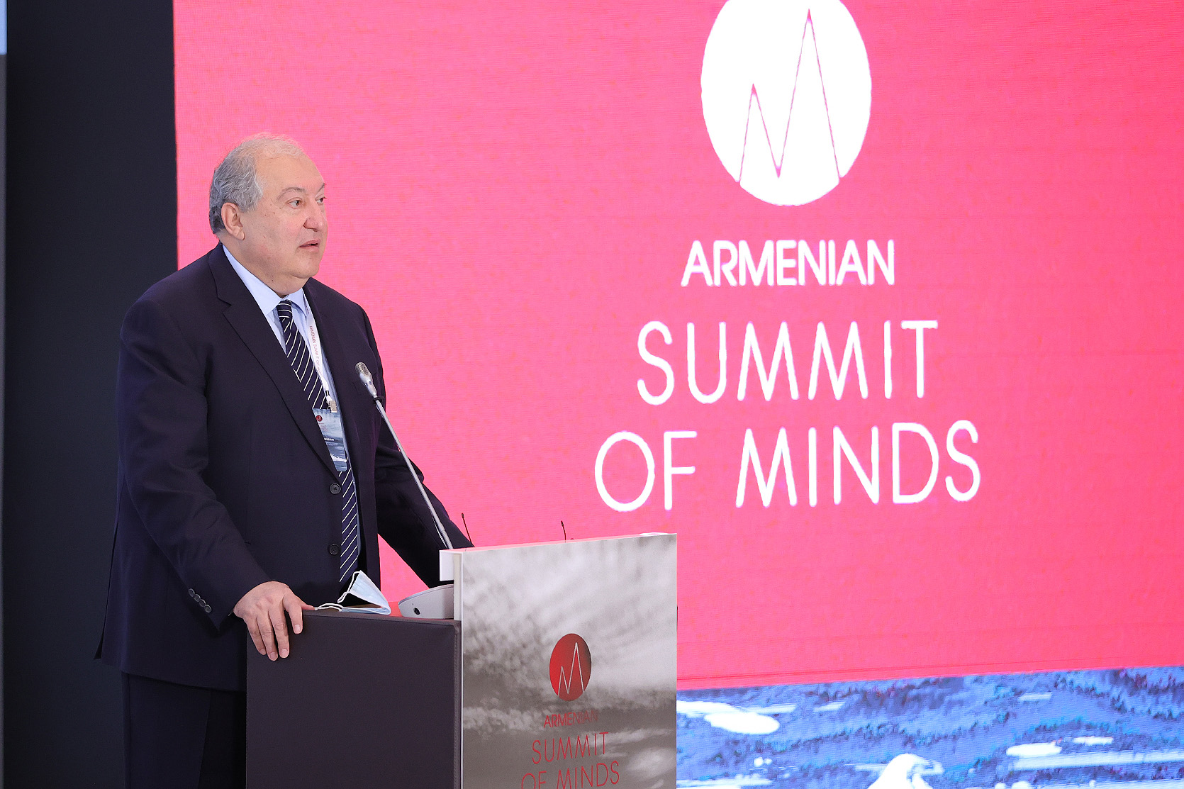 The third "Summit of Minds" in Dilijan kicks off with a minute of silence in memory of the victims of the 44-day aggression against Artsakh and the coronavirus pandemic