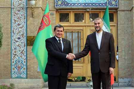 Состоялась встреча министров иностранных дел Туркменистана и Ирана
