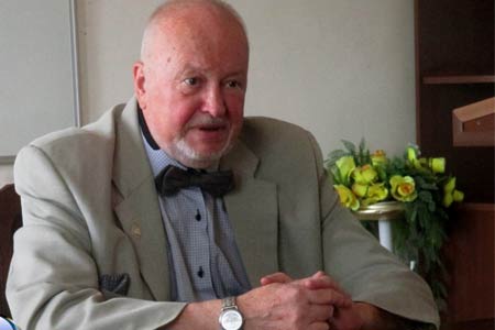 Глава МИД Арцаха выразил соболезнования в связи с кончиной профессора Владимира Захарова