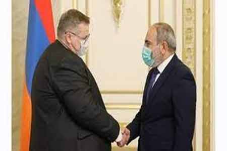 Премьер-министр Армении Никол Пашинян принял вице-премьера России Алексея Оверчука