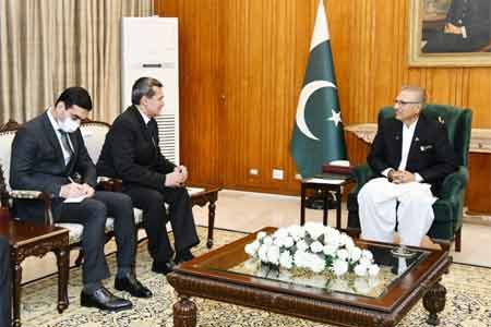 The minister of Foreign Affairs of Turkmenistan held a meeting with the President of Pakistan
