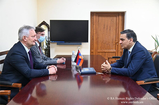 Омбудсмен Армении провел встречу с послом Германии