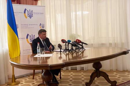 Денис Автономов высказался по поводу акций в Ереване в поддержку Украины и России