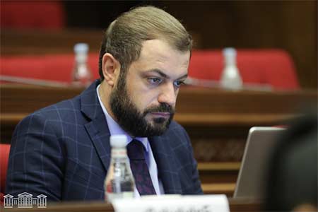 По кандидатуре нового министра экономики Армении решения пока нет - депутат от партии власти