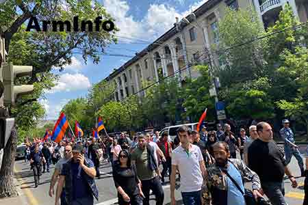 Активисты Движения Сопротивления продолжают парализовывать трафик в Ереване