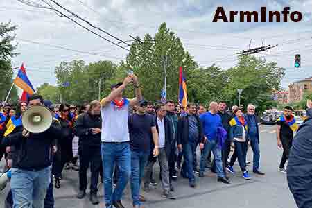 Armenian police do not allow members of Resistance Movement to hold  march
