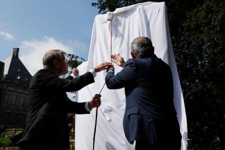 В Гааге состоялась церемония открытия армянского хачкара