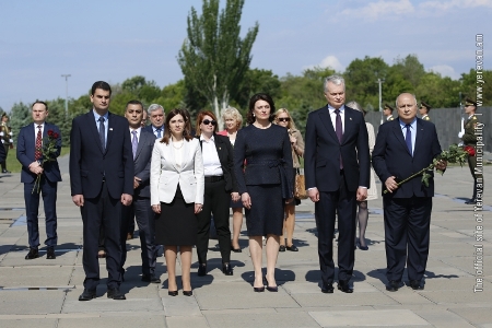 Президент Литвы почтил память жертв Геноцида армян