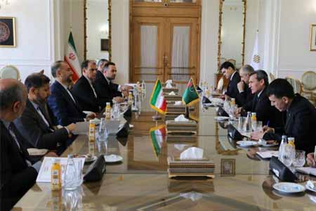 Главы МИД Туркменистана и Ирана провели переговоры в Тегеране 