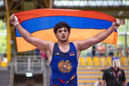 Армянские борцы привезли 5 медалей с молодежного чемпионата Европы по вольной борьбе