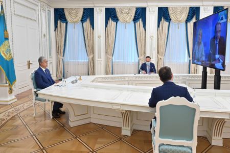 Глава государства провел встречу со Специальным представителем ЕС по Центральной Азии Тери Хакалой