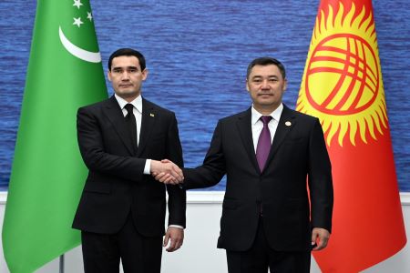 Президенты Туркменистана и Кыргызстана встретились в Чолпон-Ата