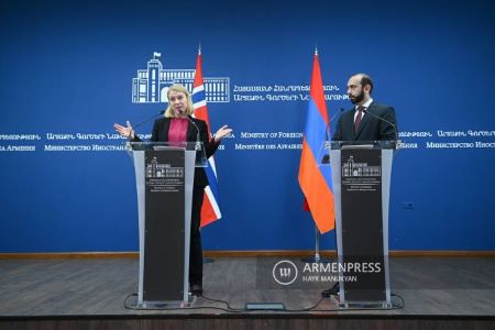 Глава МИД Армении: Мы видим желание Азербайджана силой или угрозой силы повлиять на переговоры между Ереваном и Баку